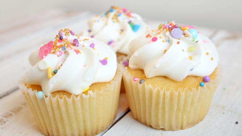 vanilla cupcakes