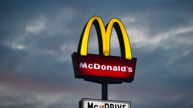 McDonalds Blueberry & Creme Pie Unsplash