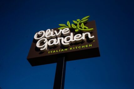 Olive Garden has plans to build a new restaurant in Plovwer.