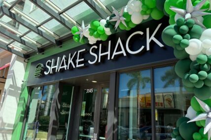 Shake Shack has opened at Mercato in Naples after months of anticipation.